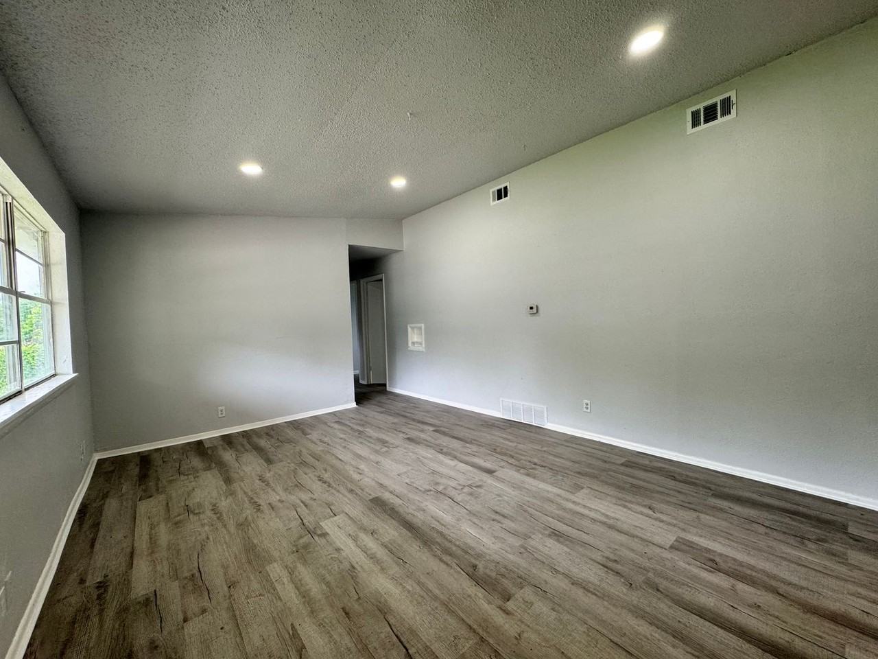 244 E 54th St - Photo 7 of 8
