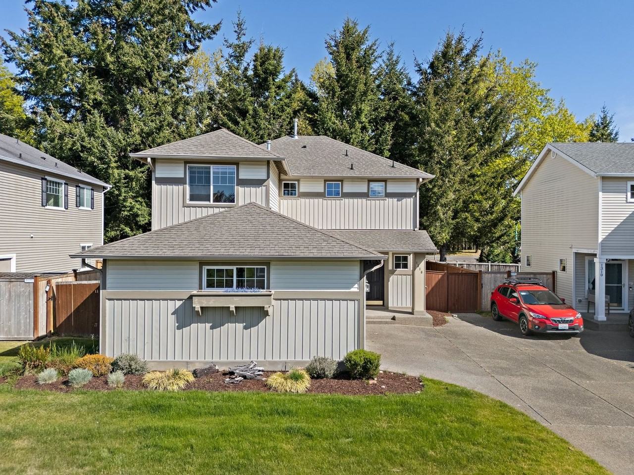 1316 Hudson St - Photo 3 of 42