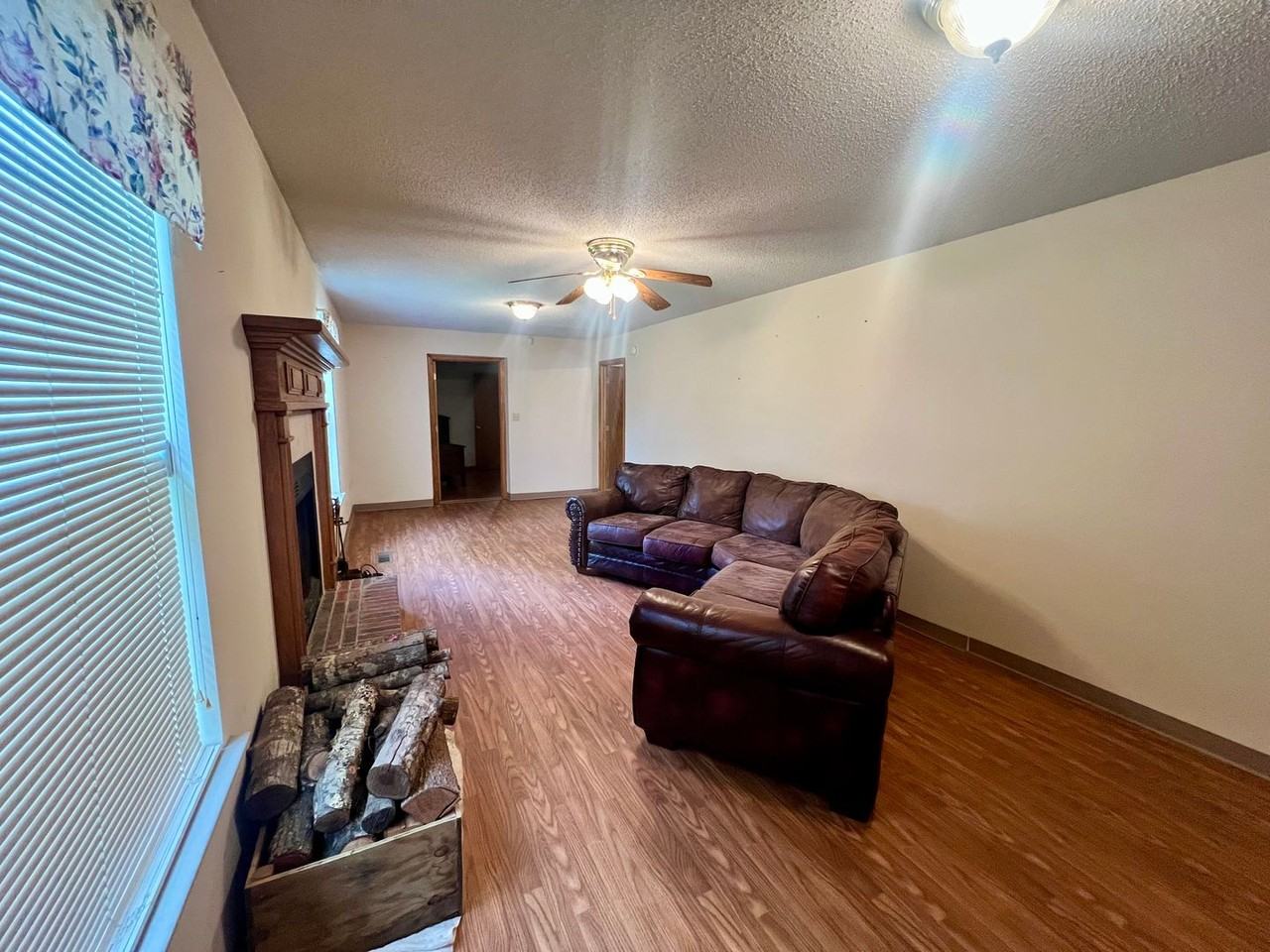 2607 County Road 7714 - Photo 2 of 13