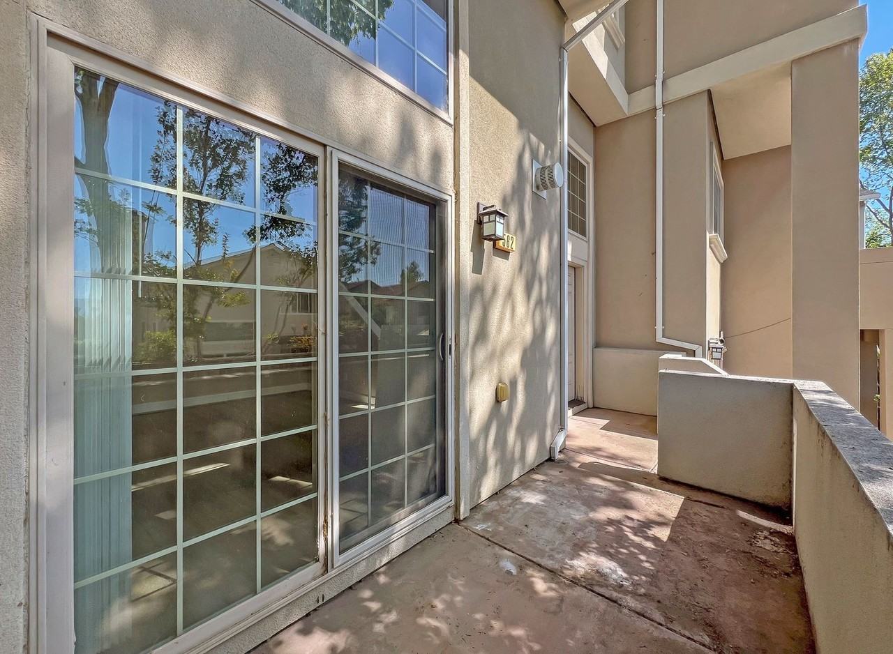 562 Lambert Ter - Photo 2 of 28