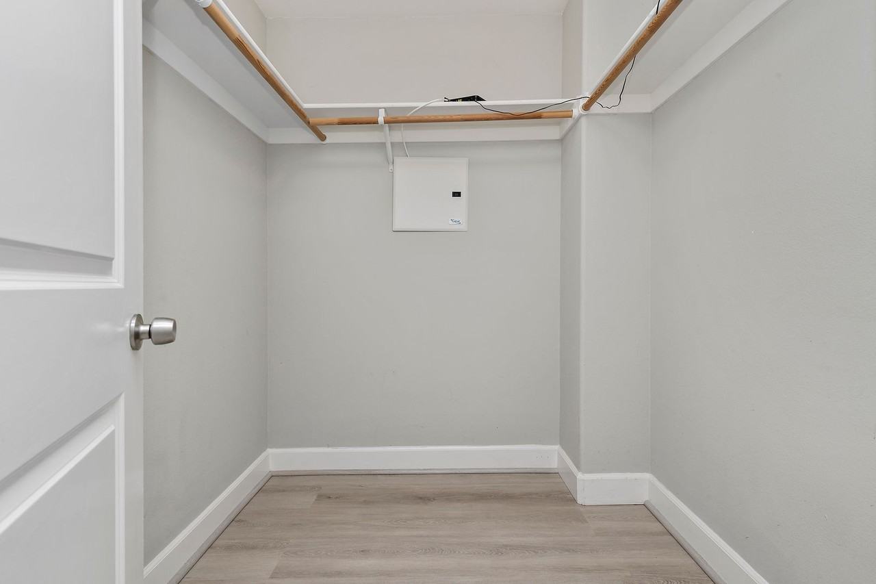 562 Lambert Ter - Photo 6 of 28