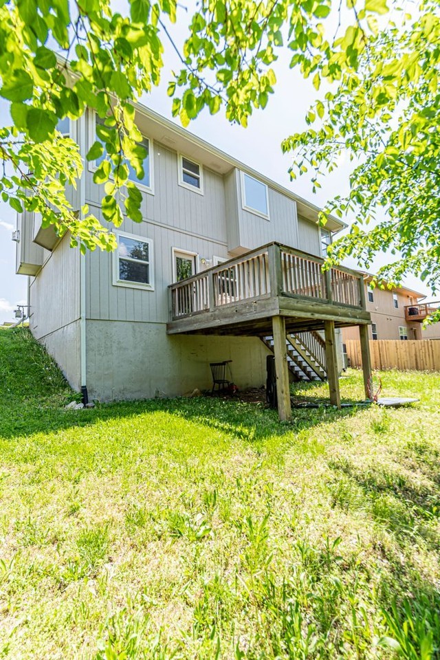 1002 Sandusky Dr - Photo 4 of 36
