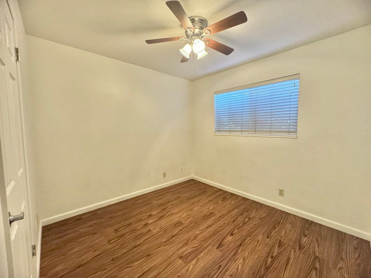 1154 Magnolia Ave - Photo 5 of 13