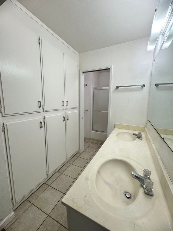 1154 Magnolia Ave - Photo 7 of 13