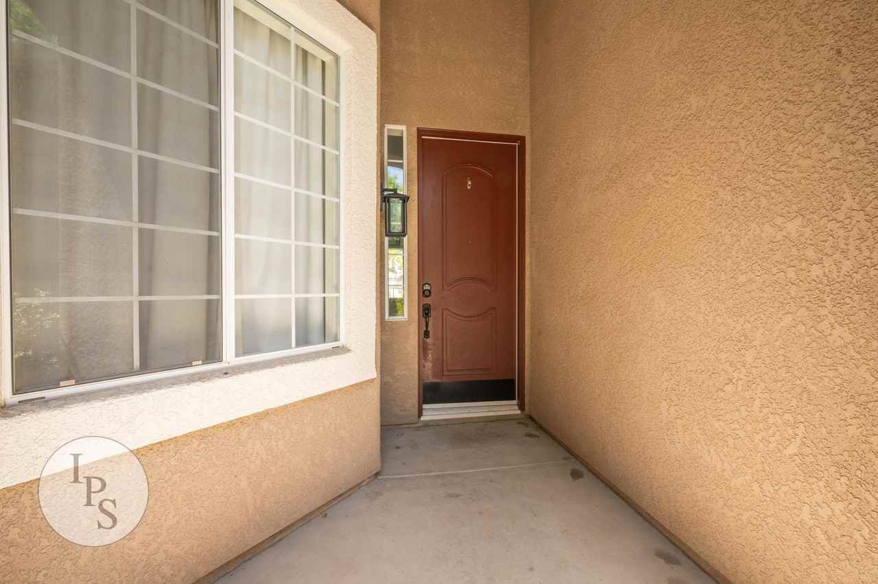 2389 Prescott Ave - Photo 4 of 33