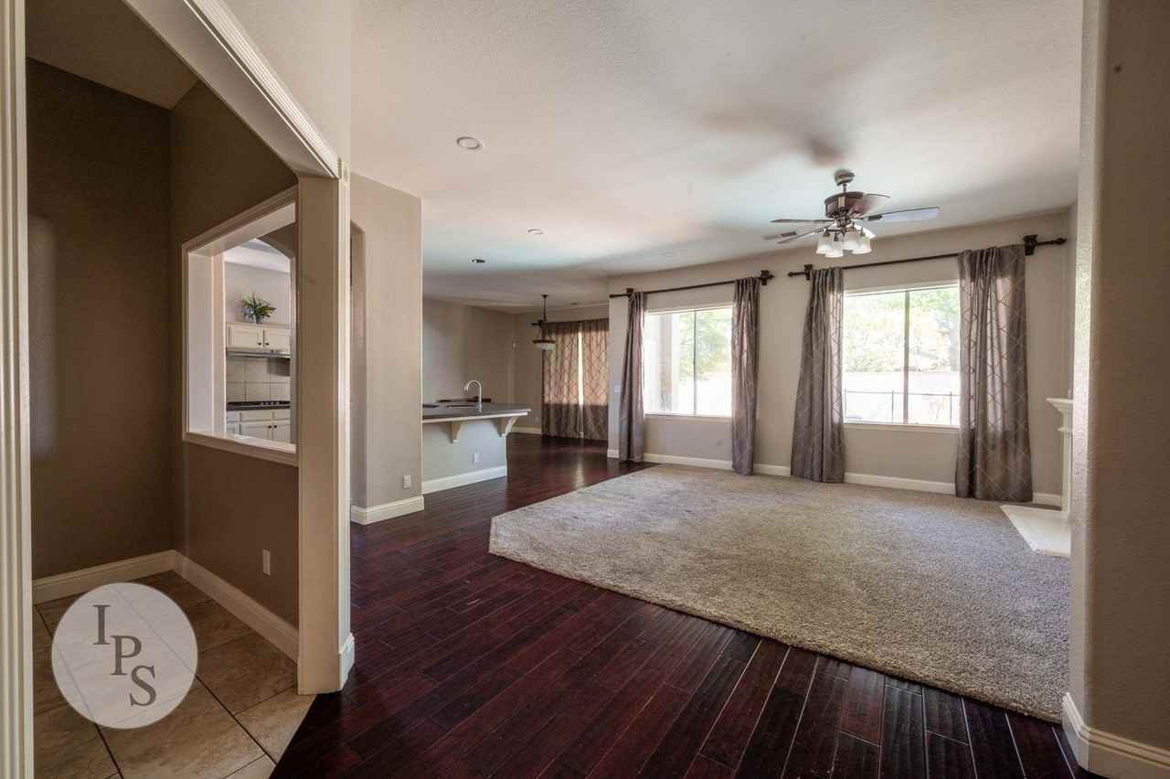 2389 Prescott Ave - Photo 5 of 33