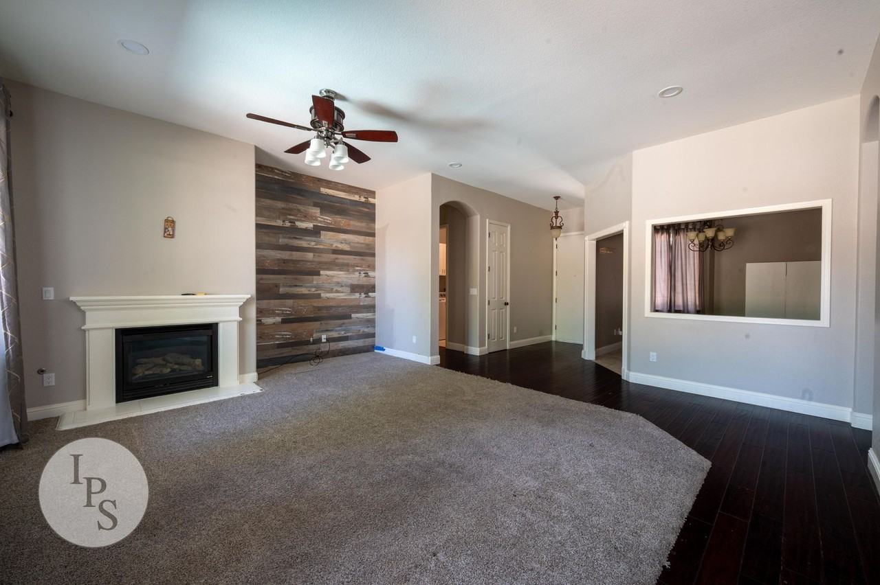 2389 Prescott Ave - Photo 6 of 33