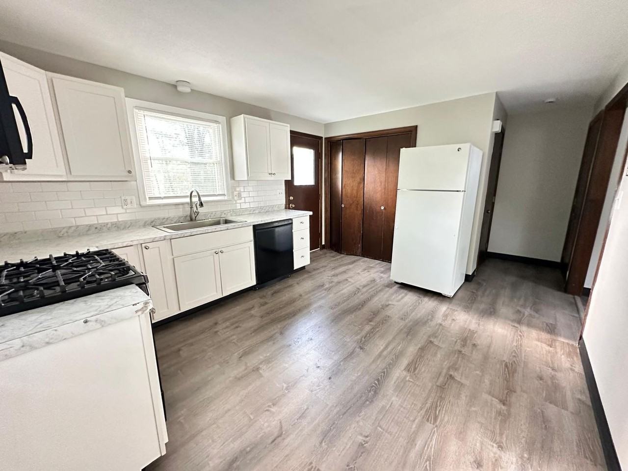 36 Hope Farms Dr - Photo 3 of 13