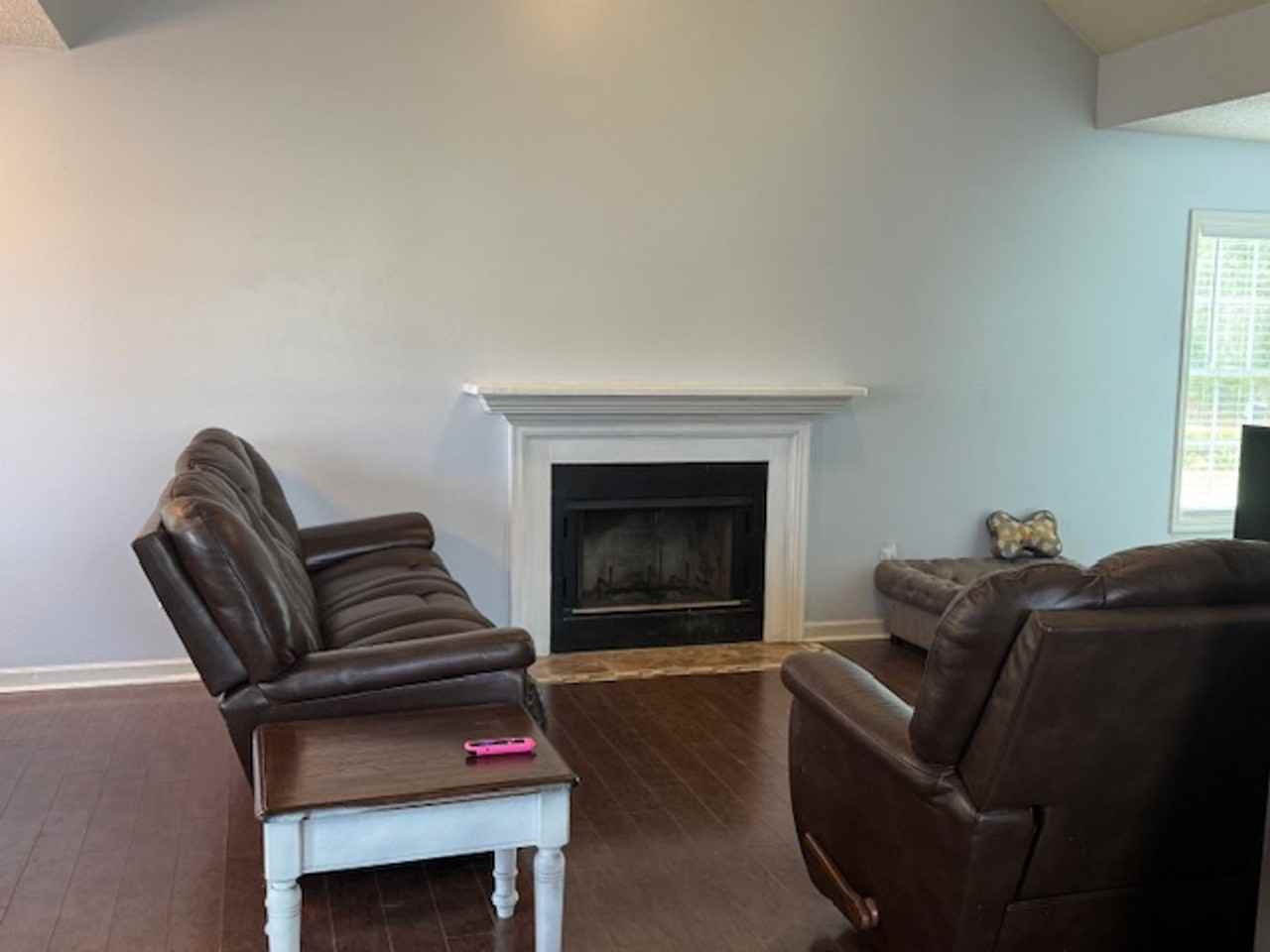 224 Hemlock Dr - Photo 2 of 15
