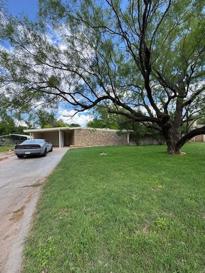 1057 Westridge Dr - Photo 2 of 26