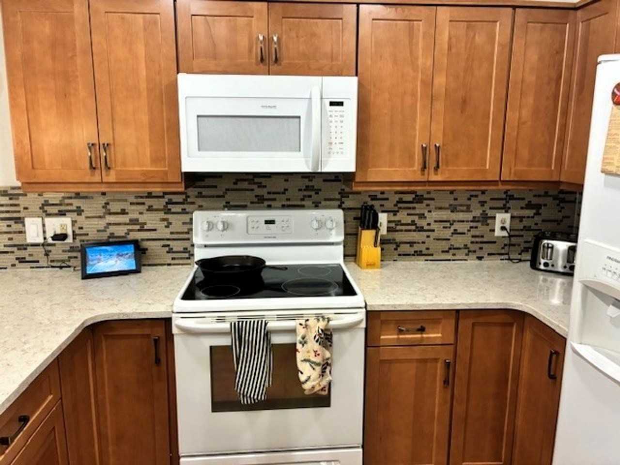 738 Lagoon Dr #D - Photo 4 of 26