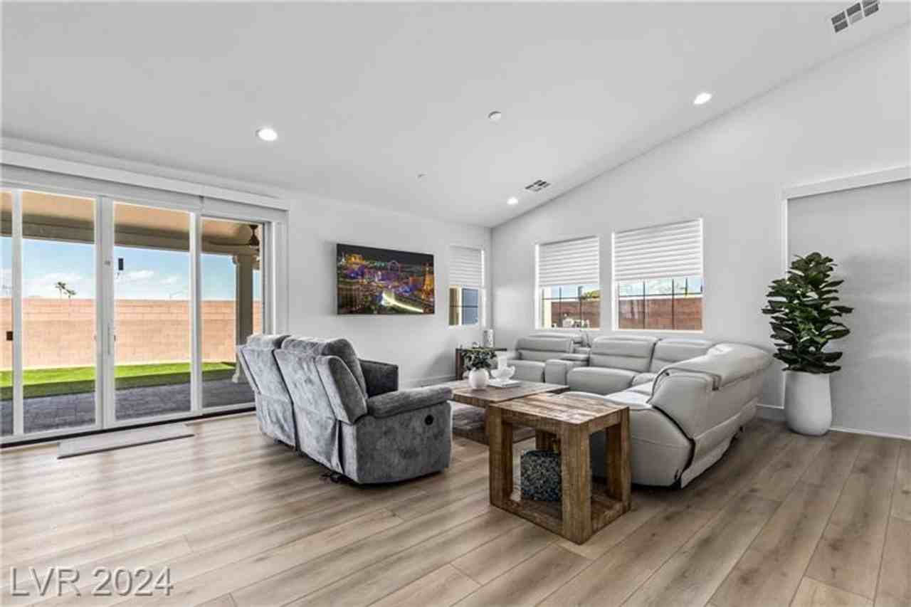 408 Dalton Crest St - Photo 7 of 50