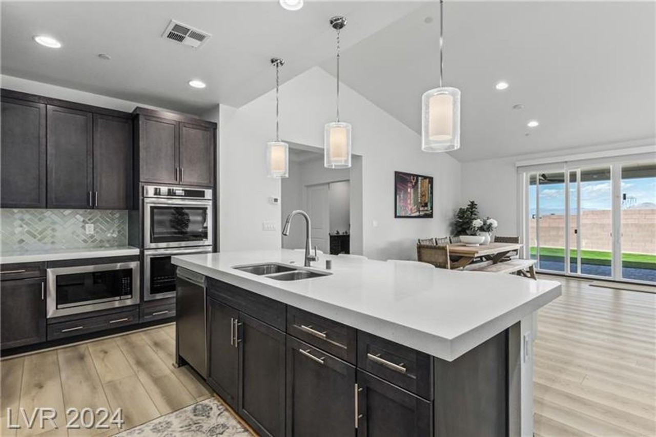 408 Dalton Crest St - Photo 3 of 50