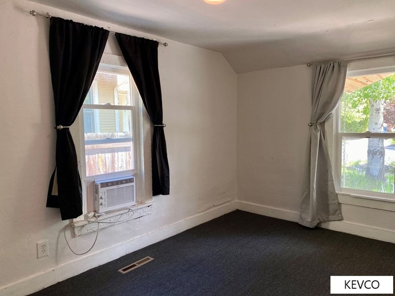 307 N Loomis Ave - Photo 5 of 24