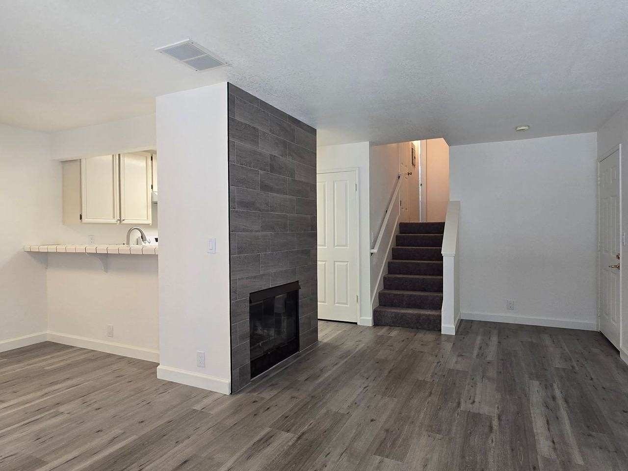4787 Pine Forest Pl - Photo 3 of 11
