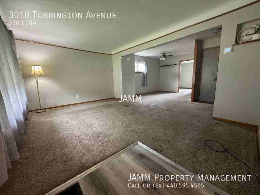 3010 Torrington Ave - Photo 3 of 28