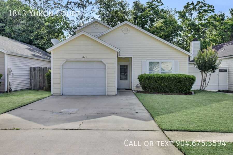 1843 Yukon Ct - Photo 2 of 25