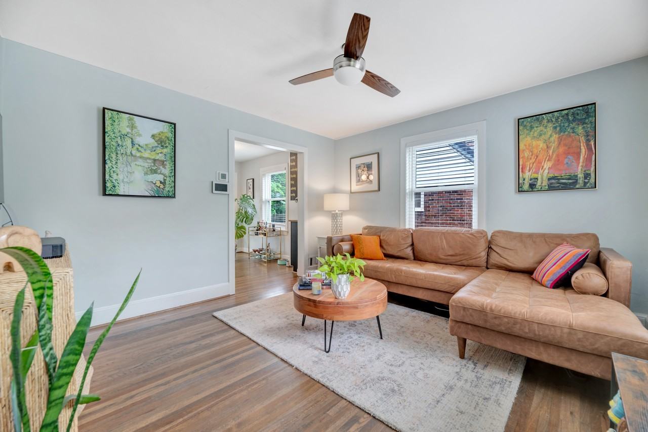 402A E Howell Ave - Photo 2 of 23