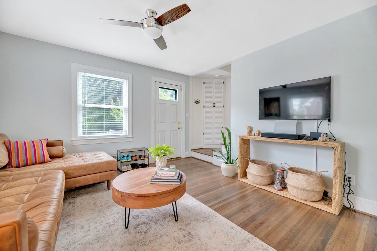 402A E Howell Ave - Photo 4 of 23