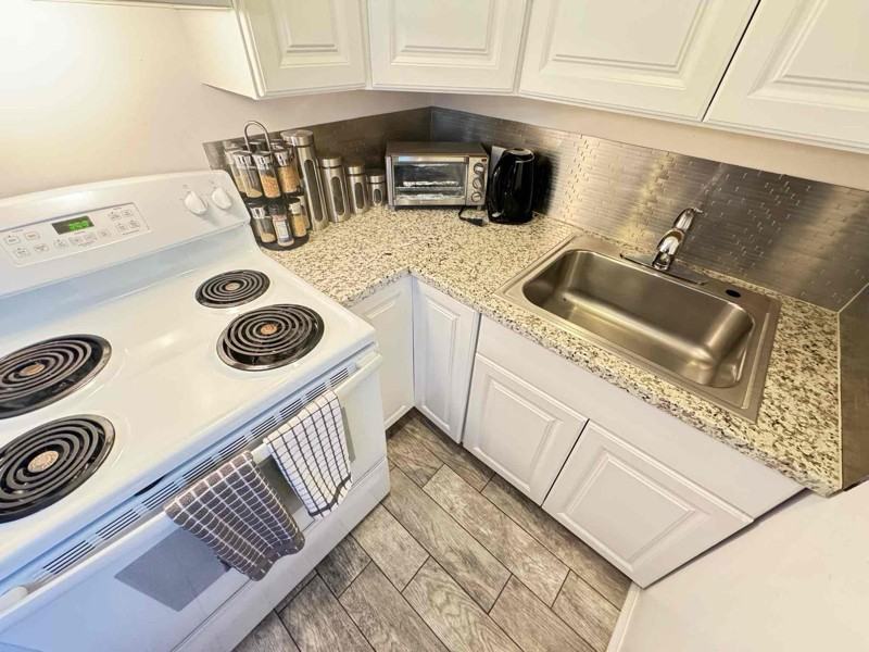 Lone Oak Avenue - Photo 4 of 9