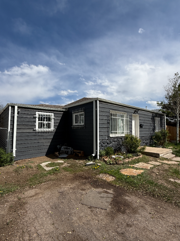 1026 S Perry St - Photo 2 of 12