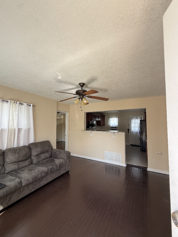 1026 S Perry St - Photo 3 of 12