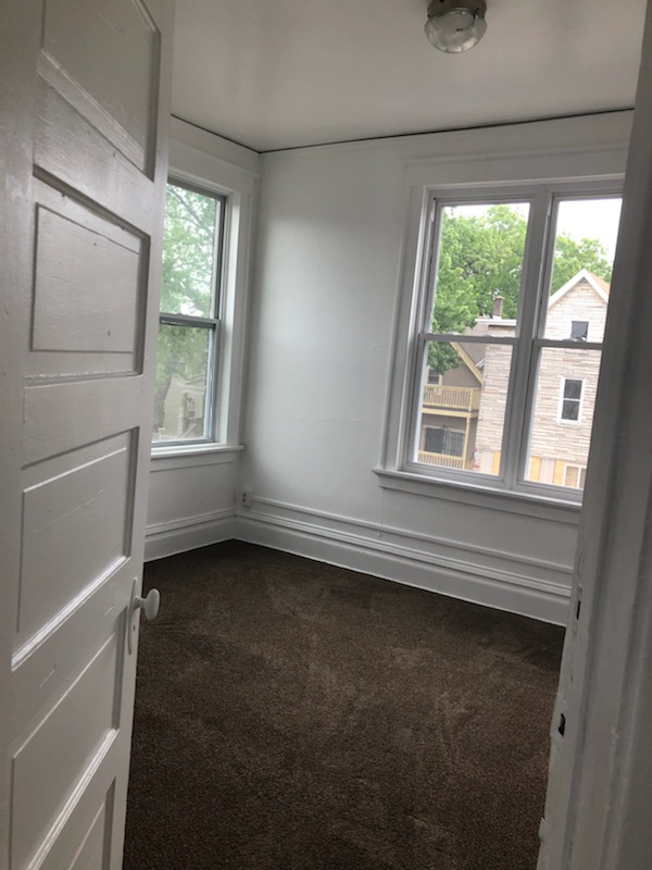 1735 S Muskego Ave #4 - Photo 2 of 10