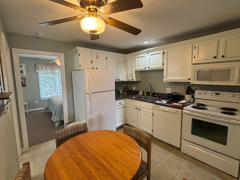 1351 Post Rd - Photo 2 of 5