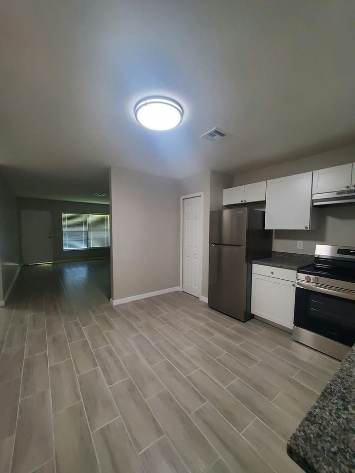 3300 South 7th Street, Unit B - Photo 3 of 28