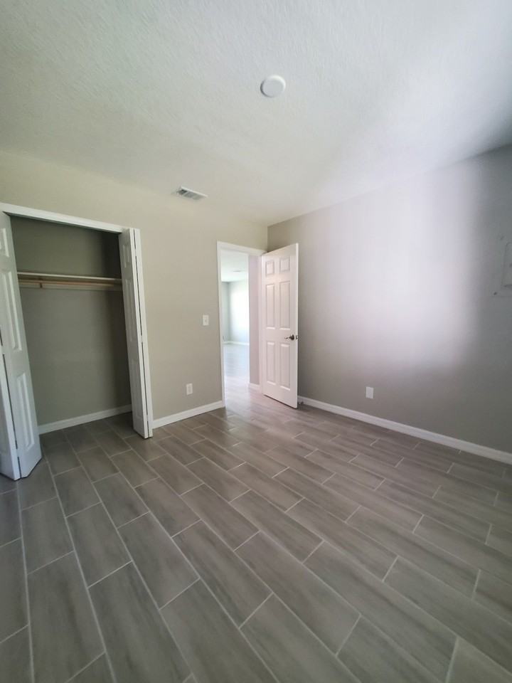 3300 South 7th Street, Unit B - Photo 5 of 28