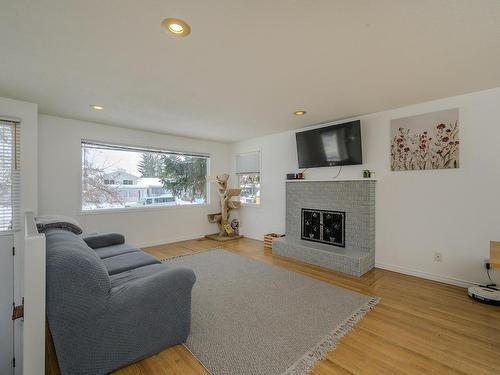 737 Summit St #1 - Photo 3 of 15