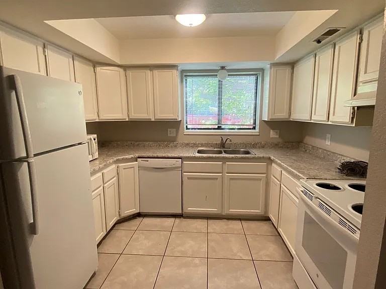 1967 N 700 W - CC - Photo 3 of 10