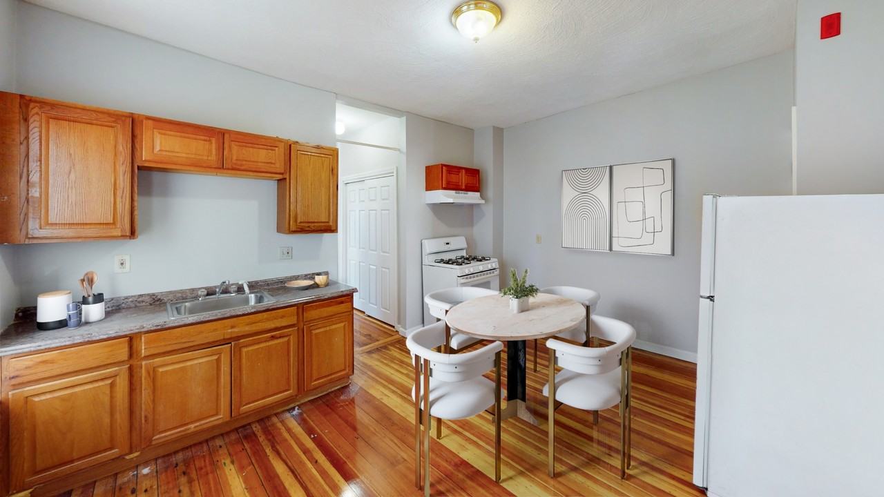 52 Sumner St - Photo 5 of 20