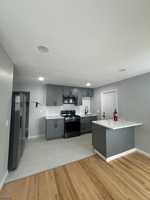 featured image of 641 E 6th St ## 643