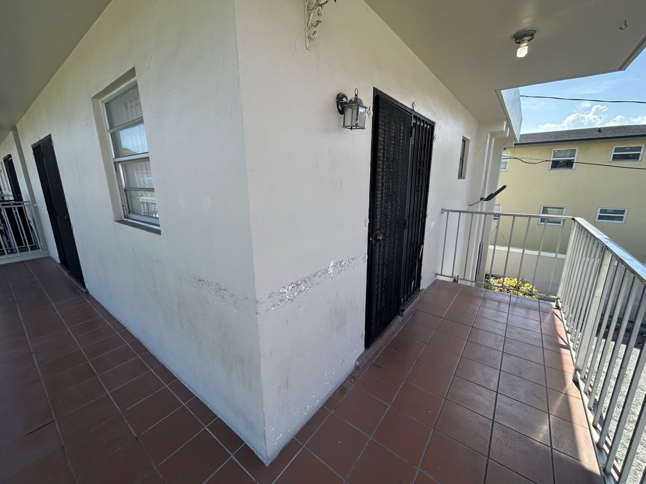 1126 SW 3rd Street - Photo 5 of 18