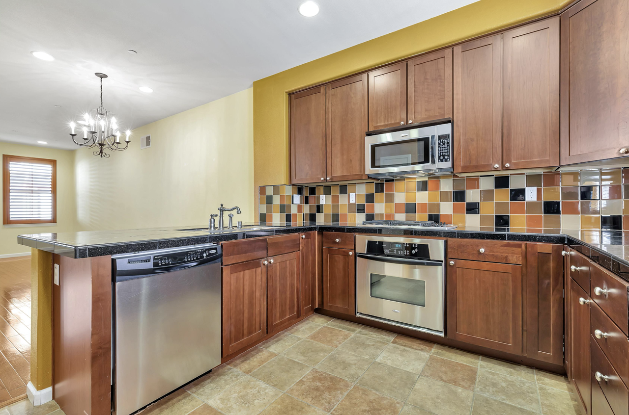 484 Valley Oak Terrace - Photo 5 of 42