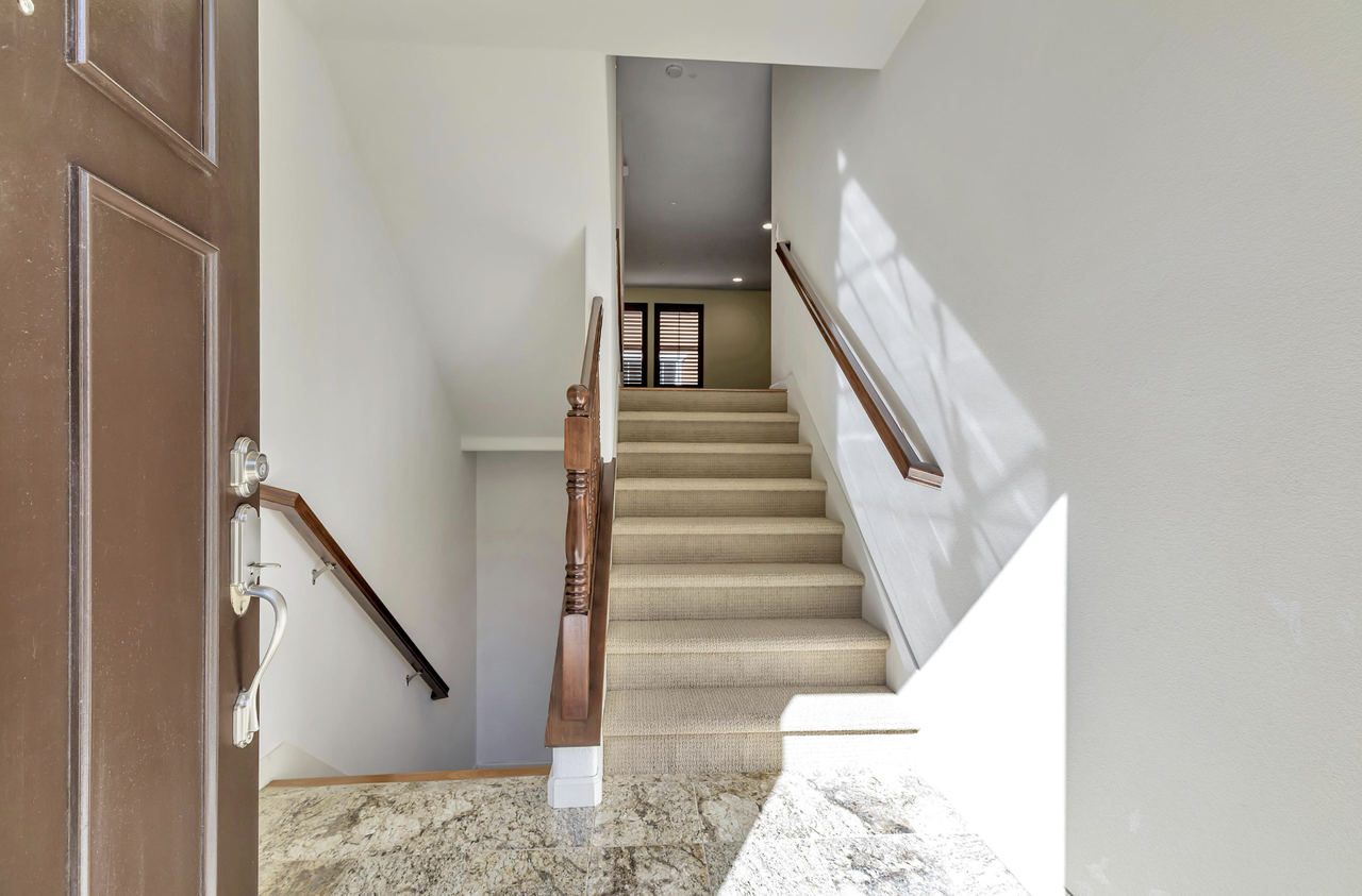 484 Valley Oak Terrace - Photo 7 of 42