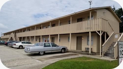 Imperial Court Saraland - Photo 2 of 3