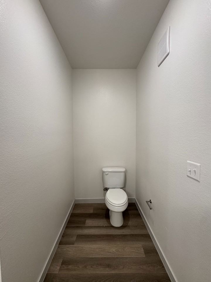 1300 Southeast Pkwy #817 - Photo 6 of 8