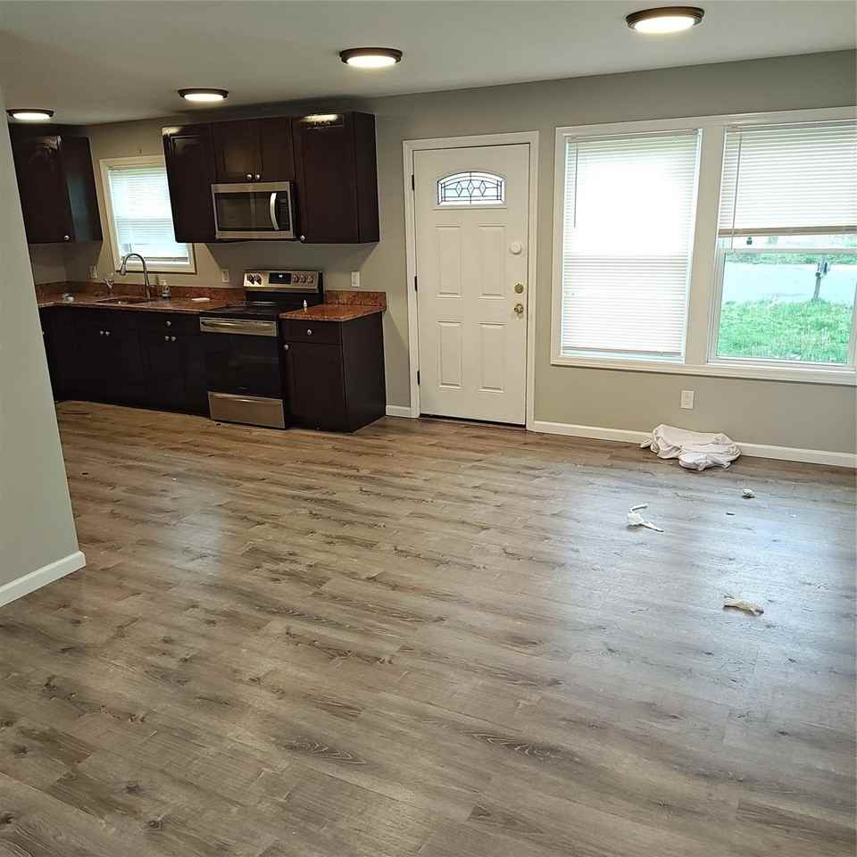 520 Bourdois Ave - Photo 4 of 10