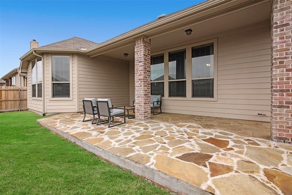 3201 Barkwood Dr - Photo 5 of 29