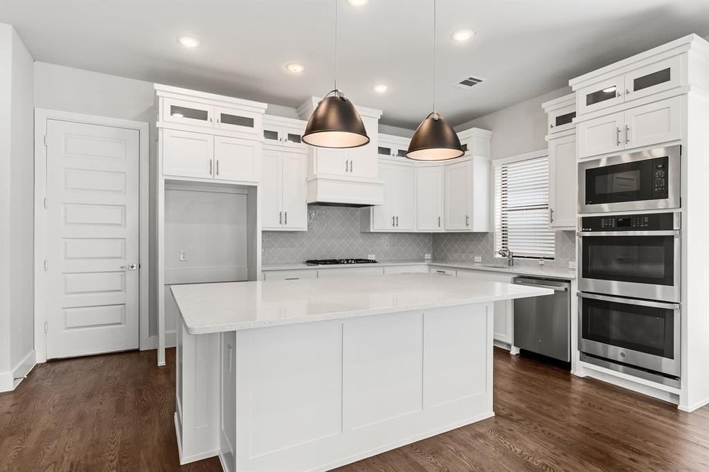 8607 War Admiral Dr - Photo 7 of 29