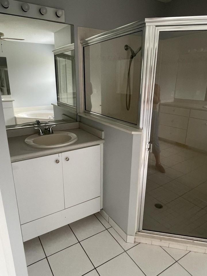 145 Sw Hawthorne Cir - Photo 6 of 37