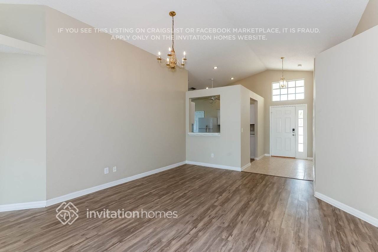 4821 Sabal Harbour Dr - Photo 4 of 17