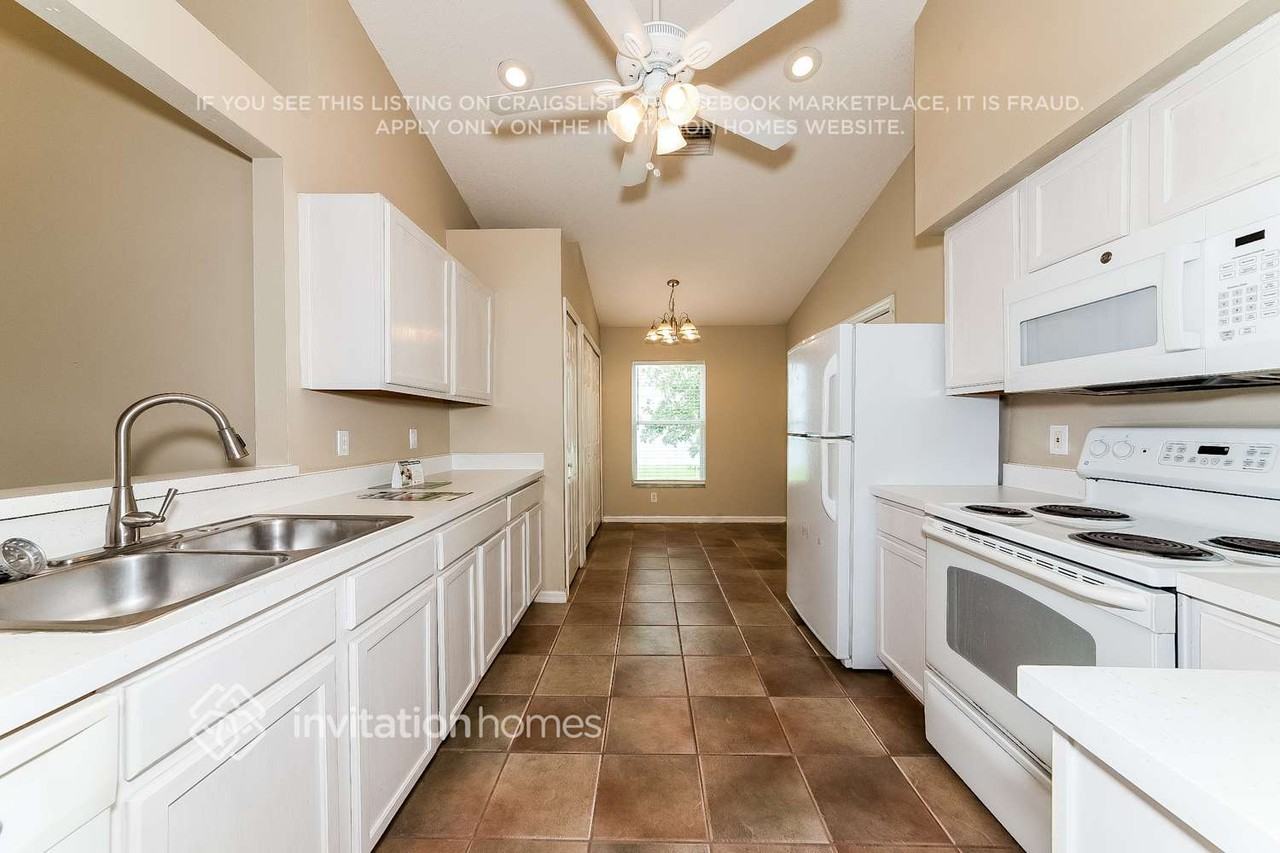 4821 Sabal Harbour Dr - Photo 6 of 17