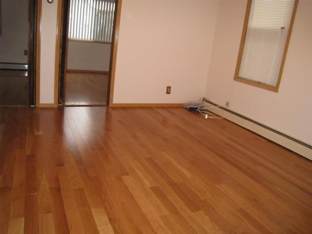 44 W 7th St - Photo 3 of 6