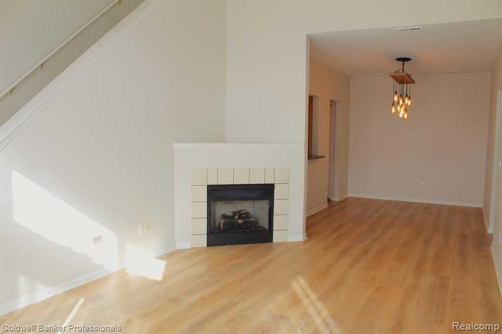 2104 TRAILWAY 2 - Photo 4 of 18