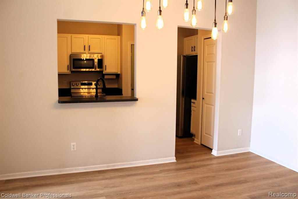 2104 TRAILWAY 2 - Photo 6 of 18