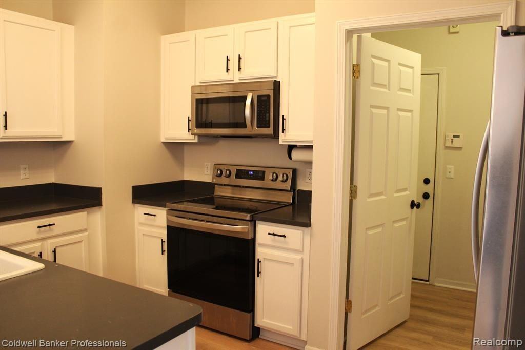 2104 TRAILWAY 2 - Photo 7 of 18