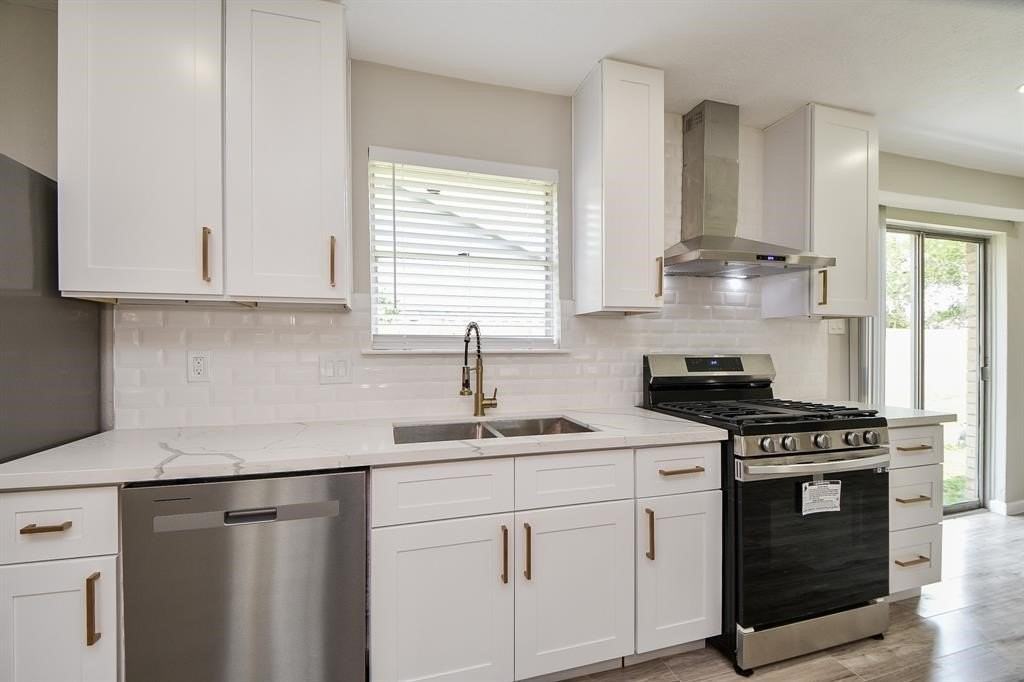 2810 Dove Country Dr - Photo 2 of 22